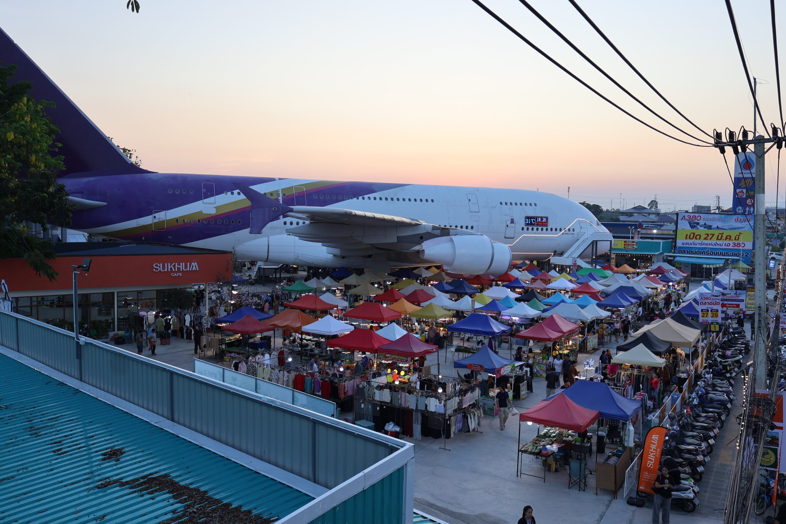 泰國羅勇A380飛機夜市ตลาดนัดเครื่องบิน2 (ตรงข้ามโรงเรียนวัดโขดหิน)