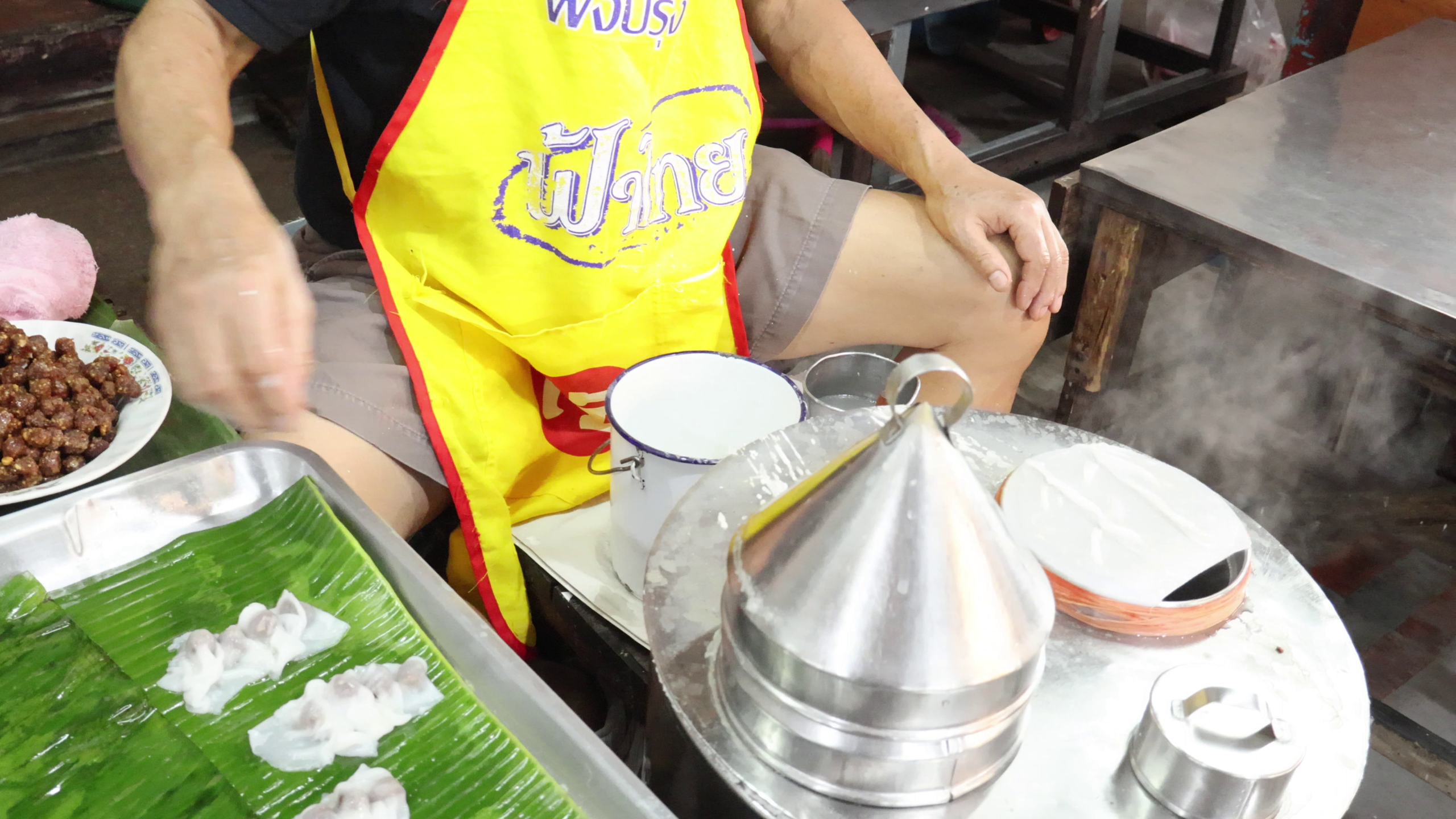 曼谷南龍市場สาคูไส้หมู แม่สอิ้ง（木薯餃子）