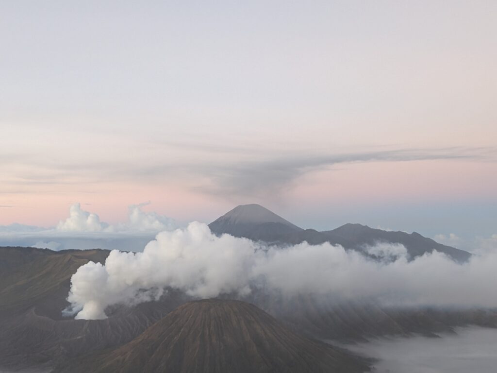 印尼旅遊 29 天花費紀錄，布羅莫火山壯觀日出與當地行程風景