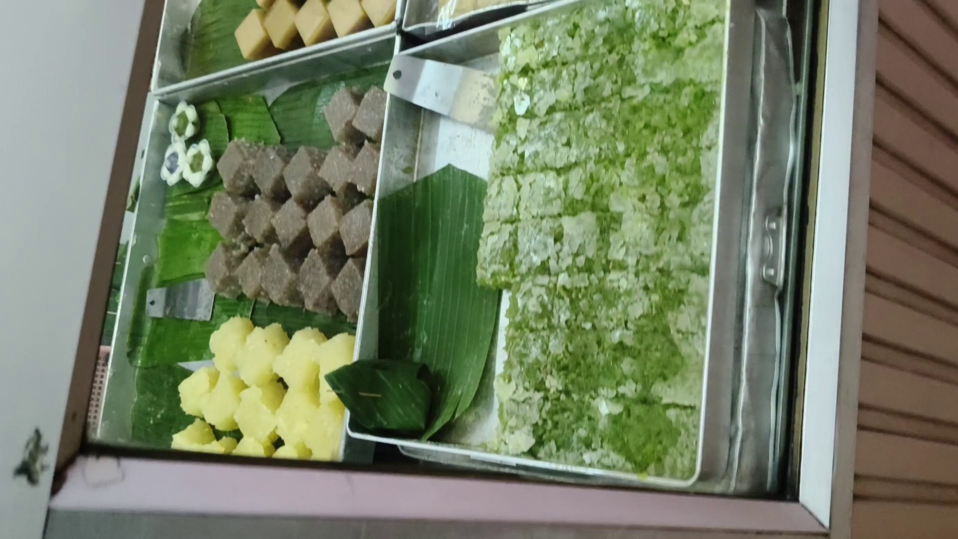 曼谷噗市場 Talat Phlu 泰式甜點店鋪與攤位實景