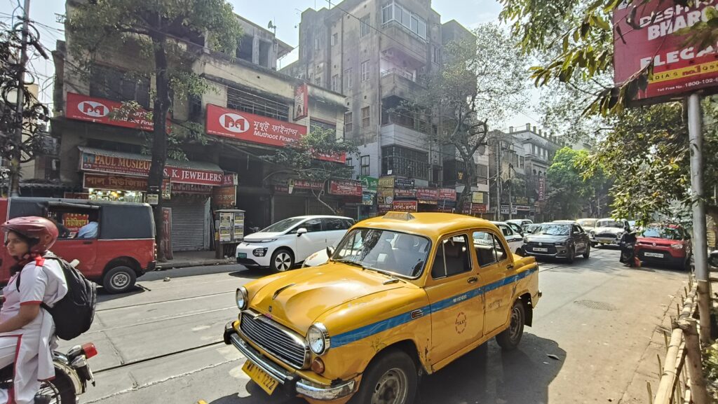 印度旅遊自助花費紀錄，加爾各答街頭計程車與實際花費總覽